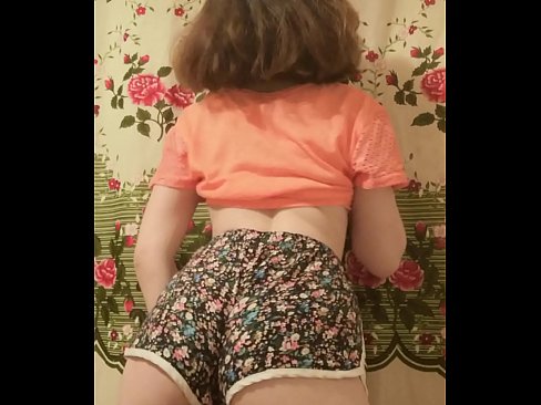 ❤️ Sexy jonge babe dy't har koarte broek op 'e kamera útstrielet ️ Seks by porno fy.sexera.ru ️❤